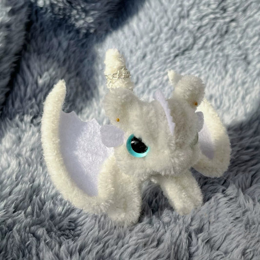 Off-White Dragon - Size Small
